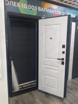 Взломостойкая входная дверь Титан с Двухцвеным коробом 2525 - фото 9376